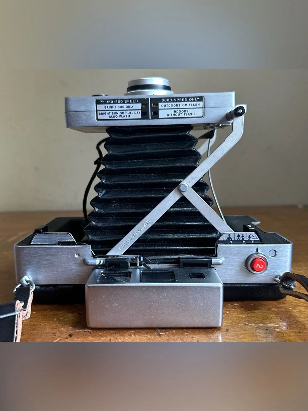 Vintage Polaroid Automatic 250 Land Camera Kit w/ Flash & Case